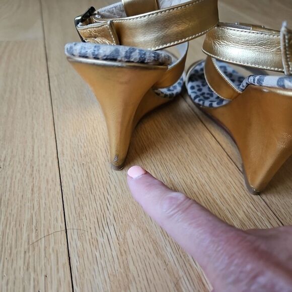 Olivia Rose Tal New York Women Size 7 Gold With Cheetah Footbed Wedge Sandals - Picture 6 of 8